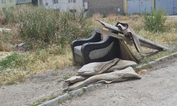 Tepebaşı'nda Boş Araziler Çöplüğe Döndü