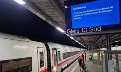 Almanya'da demir yolu ağı çöktü Tren seferleri durdu