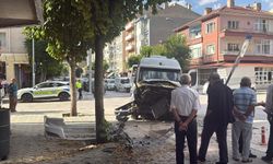 Eskişehir'de Biri İşçi Servisi 4 Aracın Karıştığı Zincirleme Kazada 9 Kişi Yaralandı
