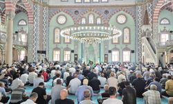 Eskişehir Reşadiye Camii'nde Kerbela Hüznü: Ehl-i Beyt Dualarla Anıldı!