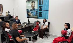 Kick Boks İl Şampiyonası'nda Madalya Alan Sporculardan Mehmet Gülmez'e Anlamlı Ziyaret