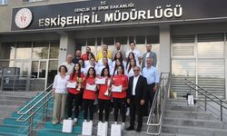 Madalya sevinci İl Müdürlüğü'ne taşındı!