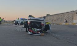 Refüje Çarpıp Takla Atan Otomobilin Sürücüsü Yaralandı