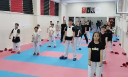 Karateciler durmadan çalışıyor!
