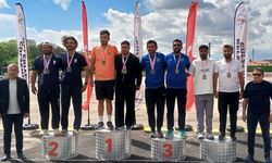 Eskişehirli sporcular kürsüden inmedi!