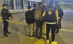 Afyonkarahisar'da Yasa Dışı Göçe Darbe: 8 Düzensiz Göçmen Yakalandı, Organizatör Yakalandı