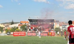 Uni Nefer yine tribündeydi!