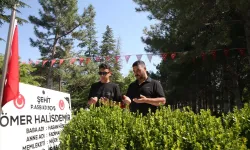 Ömer Halisdemir’in Kabrinde Ziyaretçi Yoğunluğu