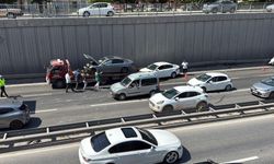 Çevre Yolu'nda 3 Araç Çarpıştı: Trafik Kilitlendi