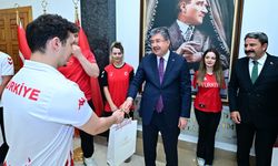 Eskişehir’in Gurur Tablosu Vali Yılmaz’ın Konuğu Oldu!