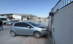 Eskişehir’de Otomobil ile Kamyonet Çarpıştı