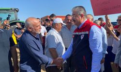Eskişehir Valisi Yılmaz Biçerdöverle Hasata Katıldı