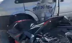 Eskişehir’de Dolmuşa Çarpan Motosikletli Yaralandı