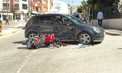Eskişehir’de Otomobile Çarpan Motosikletli Yaralandı