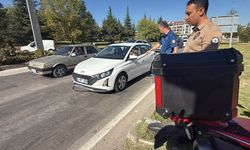 Eskişehir’de Otomobil ile Motosiklet Çarpıştı
