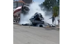 Eskişehir'de Saman Yangınına Beton Kamyonları Müdahale Etti