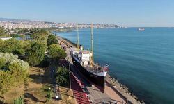 Samsun'da Tarihi An: Bandırma Vapuru Replikası Karadan 3,5 Kilometre Yürütüldü