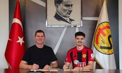 Eskişehirspor Savunmaya Genç Takviye Yaptı