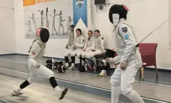 Eskrimde yeni sporcular yetişiyor