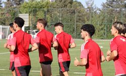 Altı futbolcu profesyonel oldu!
