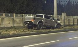 Eskişehir’de Arazi Aracı PTS Direğine Çarptı