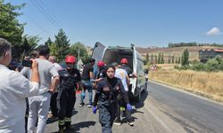 Feci kazada vefat eden kadın sıkıştığı araçtan güçlükle çıkarıldı