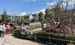 Eskişehir’de Ticari Araç Takla Attı