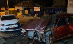 Eskişehir'de İki Araç Kafa Kafaya Çarpıştı