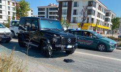 Eskişehir’de Lüks Cip ile Otomobil Çarpıştı