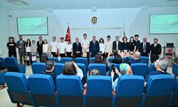 Vali Yılmaz, YKS ve LGS'de Tam Puan Alan Öğrencilerle Buluştu