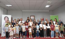 Başkan Ünlüce’den Çocuklara Kırtasiye Hediyesi