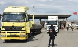 Habur Gümrük Kapısı'ndan 2 Bin 454 Tır İle Yılın Çıkış Rekoru