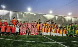 Minik futbolcular dostluk için buluştu!