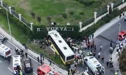 Bakırköy'deki İETT Otobüsü Kazasında 2 Kişi Öldü, 16 Yaralı Var