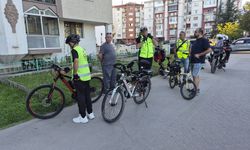 Bisiklet tutkunları 'Görünür Ol, Güvende Ol' Sloganıyla Pedal Çevirdi
