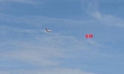 Dev Model Uçak Eskişehir Semalarında Türk Bayrağını Dalgalandırdı