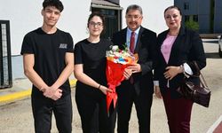 Vali Dr. Erdinç Yılmaz Lise Öğrencileriyle Buluştu