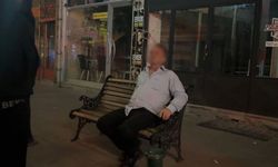 "Dışlandım" Dedi, Çay Ocağının Camını Kırdı!