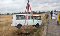 Eskişehir'de Otomobille Minibüs Çarpıştı: 1 Kişi Yaralandı