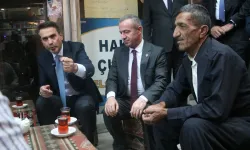 Bakan Bayraktar Hakkari'de Esnaf ve Vatandaşlarla Bir Araya Geldi