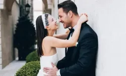 Oyuncu Burak Çelik ve Ece Bayrak İkinci Çocuklarını Kucağına Aldı