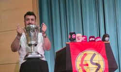 Eskişehirspor Taraftarından Ümit Şapcı’ya Sert Tepki