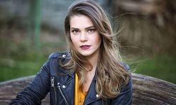 Aslı Enver ve Ailesi Türkiye’den Taşınarak Prag’a Yerleşiyor