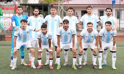 Gençler kupayı kaldırdı