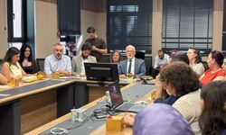 İl Sağlık Müdürü Yaşar Bildirici Dereceye Giren Sağlık Çalışanlarına Belgelerini Verildi