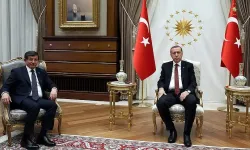 Ahmet Davutoğlu, Cumhurbaşkanı Erdoğan'ı oğlunun nikâhına davet etti