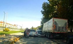 Sürücüler Ne Yapacağını Şaşırdı: Eskişehir'de Kuralları Hiçe Sayıp Ters Yöne Girdi!
