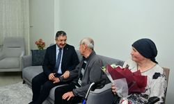 Vali Erdinç Yılmaz’dan Dünya Yaşlılar Günü’nde anlamlı ziyaret