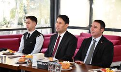 Beylikova'da Muhtarlar Günü Coşkusu: İlçe Protokolü ve Muhtarlar Kahvaltıda Buluştu!