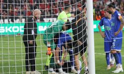 Rakip Kalecinin Hareketleri Tribünleri Kızdırdı